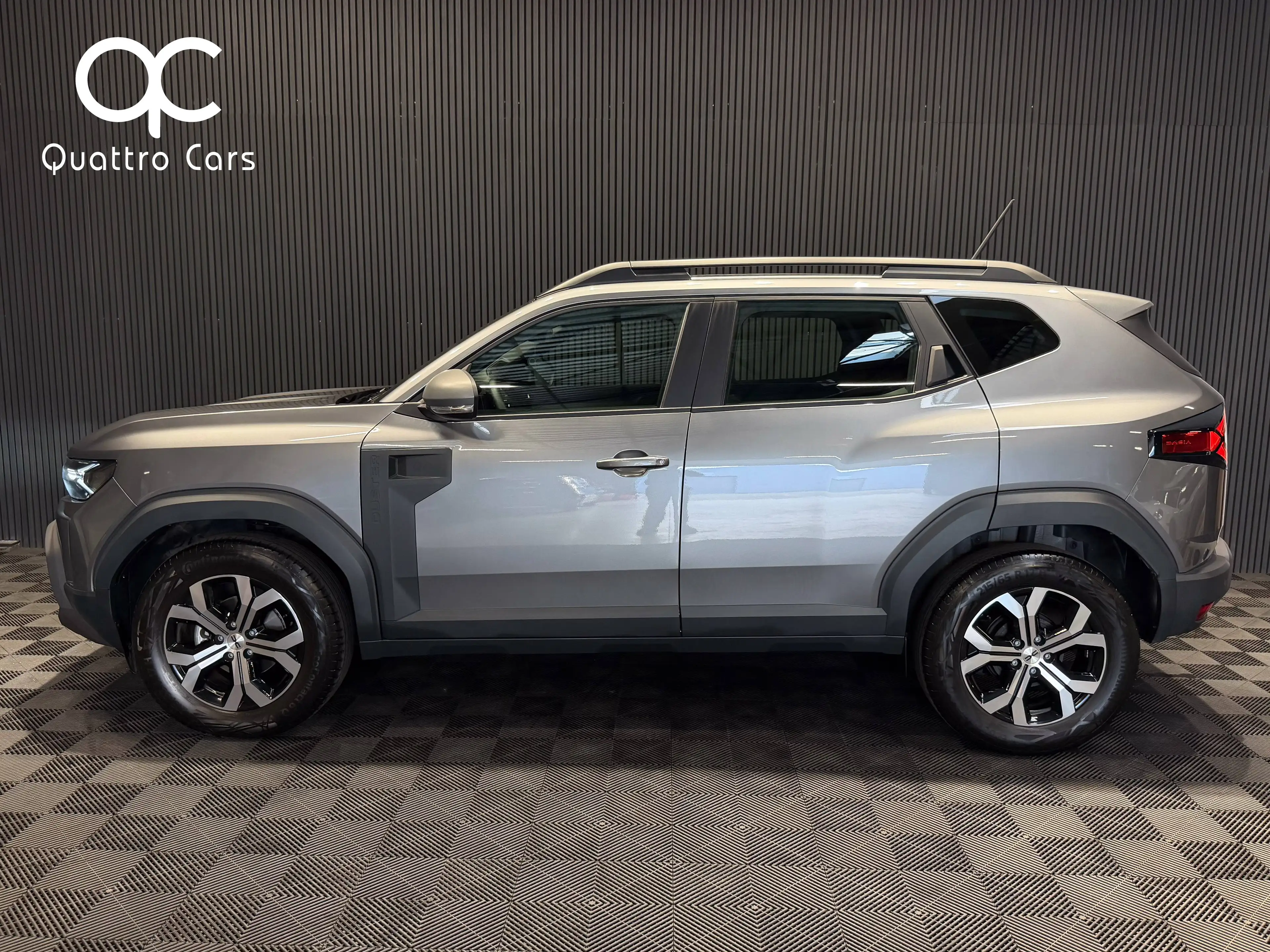 Dacia Duster 1.2 MILD HYBRID * CAR PLAY * CAMERA * LED * 1ERE MAIN — photo 3