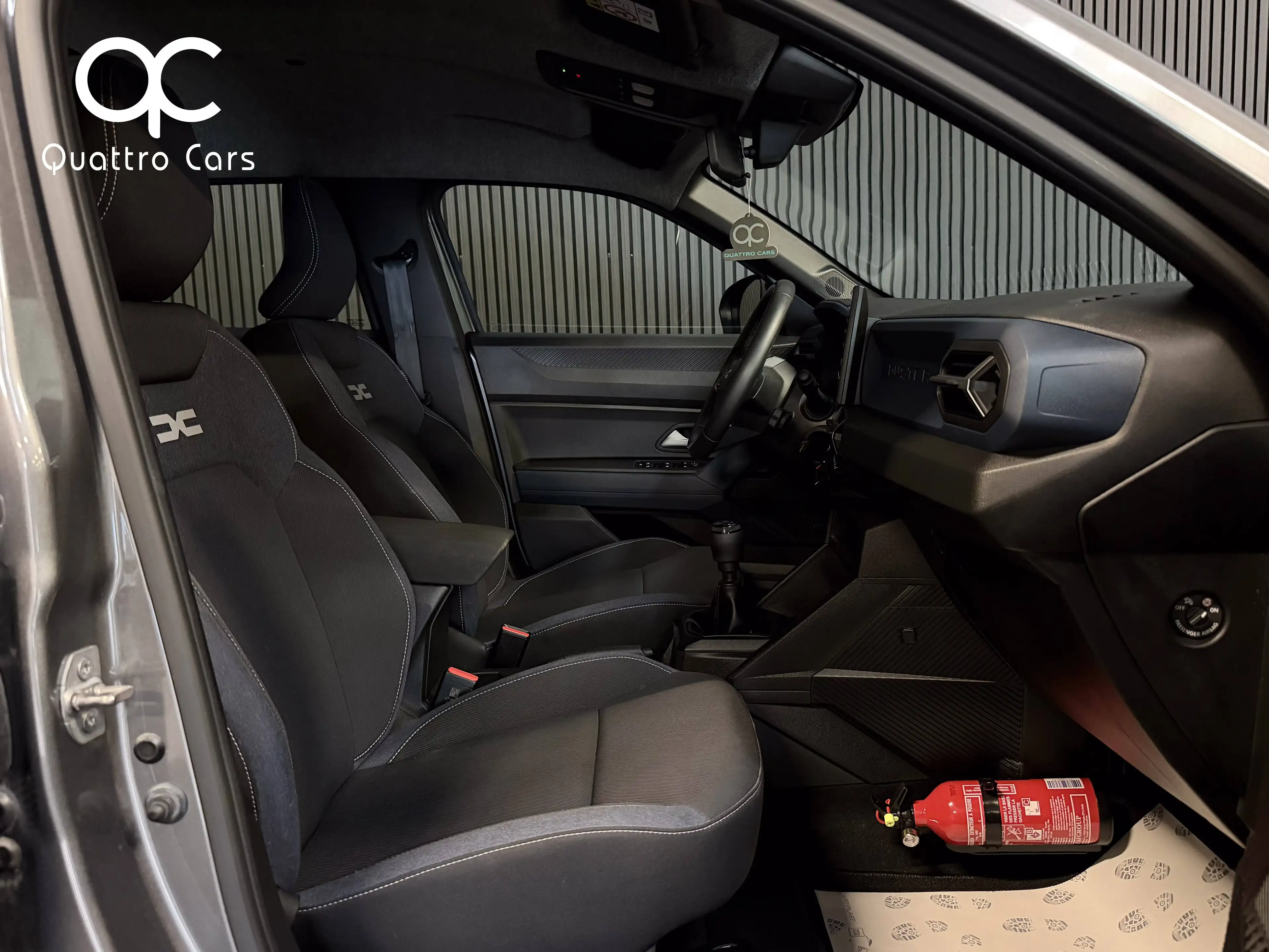 Dacia Duster 1.2 MILD HYBRID * CAR PLAY * CAMERA * LED * 1ERE MAIN — photo 12