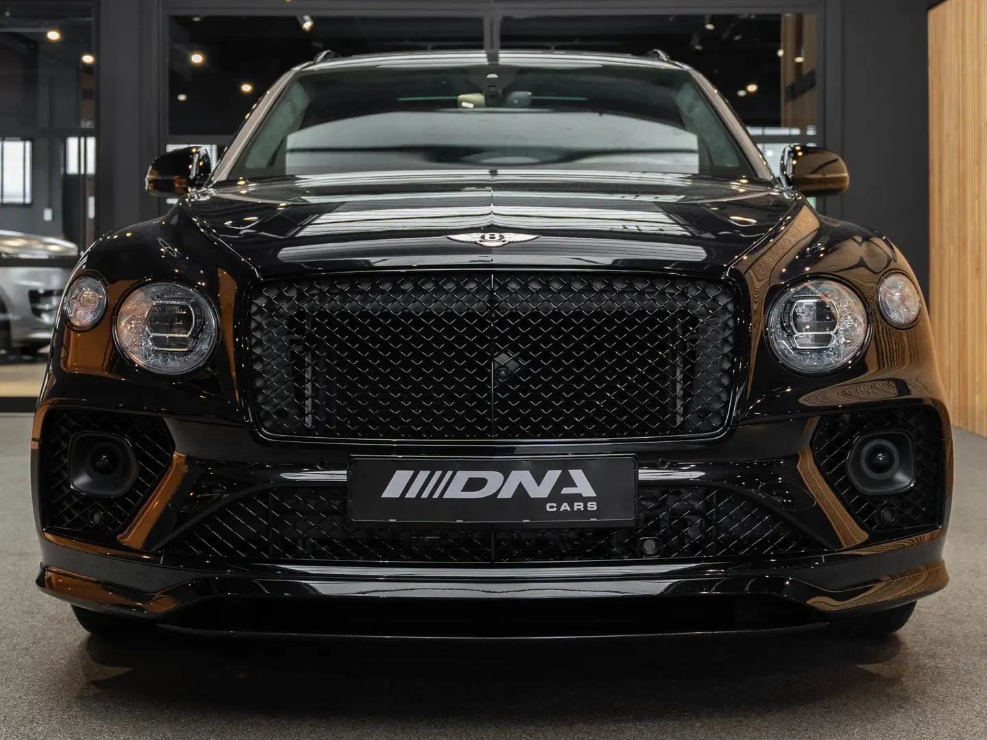 Bentley Bentayga V8 S Keramisch Carbon Pakket 4.0 V8 S Naim 4-Seat Černá - 2
