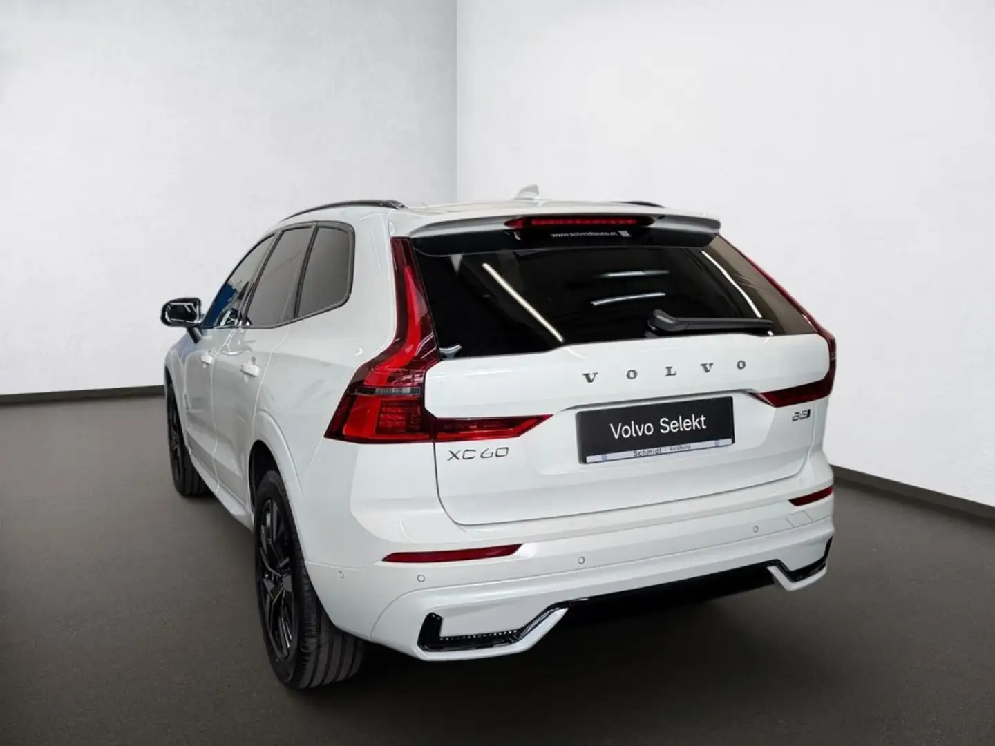 Volvo XC60 B5 AWD Plus Dark Aut. Weiß - 2