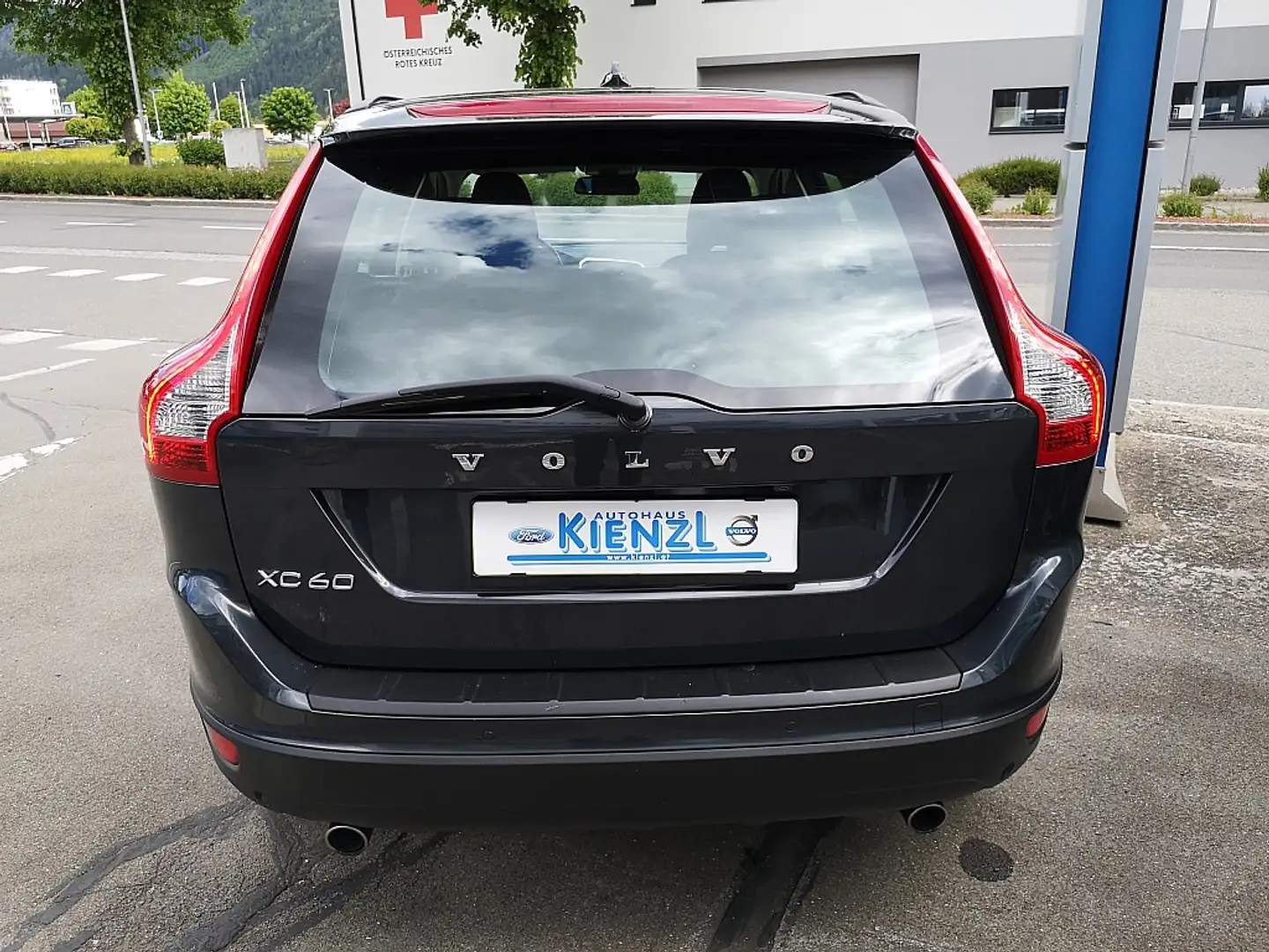 Volvo XC60 Сірий - 2