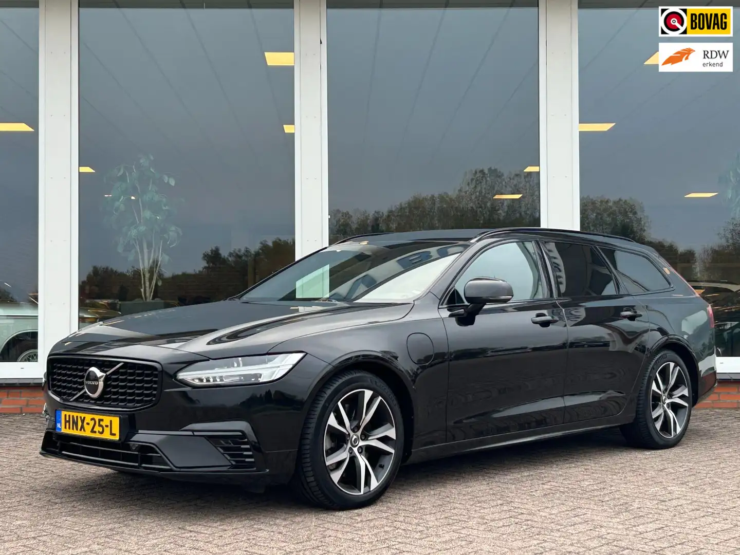 Volvo V90 2.0 T6 AWD R-Design - Leder - Panorama - H&K - Goo Zwart - 1