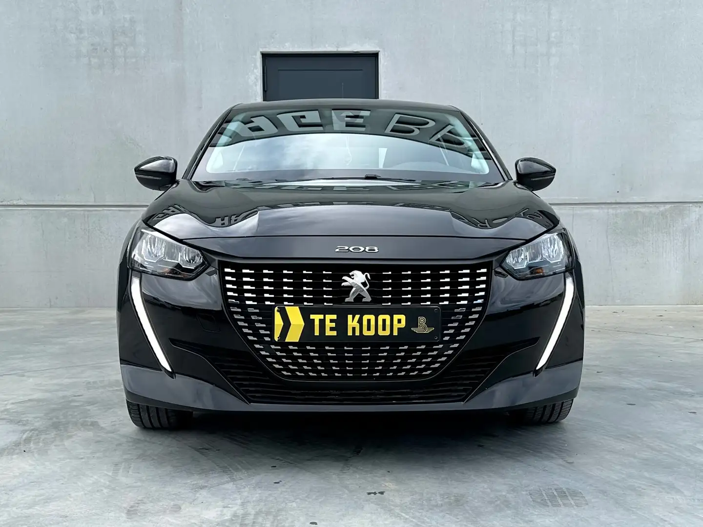 Peugeot 208 Sport Pack *Carplay *LED *PDC *Lane Assist *Navi Zwart - 2