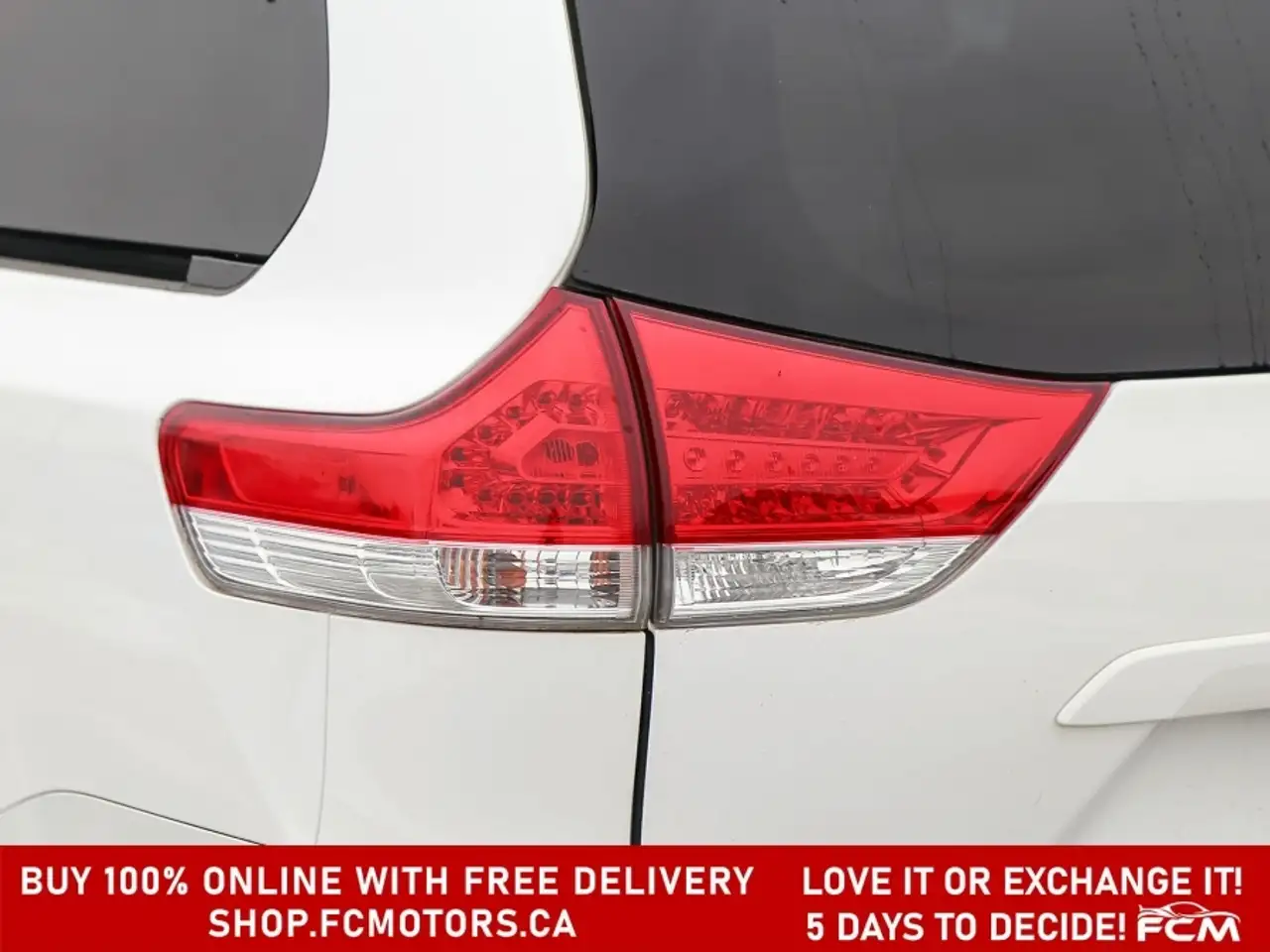 Toyota Sienna снимка Toyota Sienna