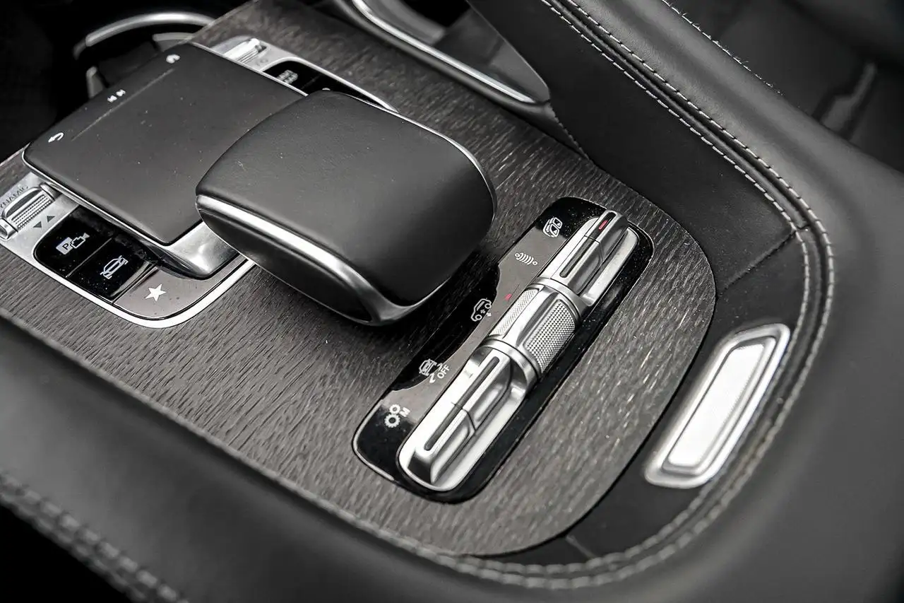 Mercedes-Benz GLE снимка Mercedes-Benz GLE
