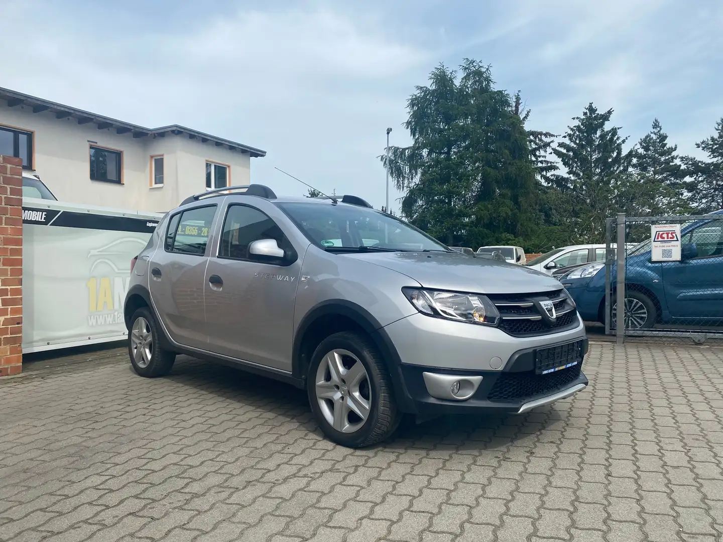 Dacia Sandero Stepway Klima Navi Tempomat Grau - 2