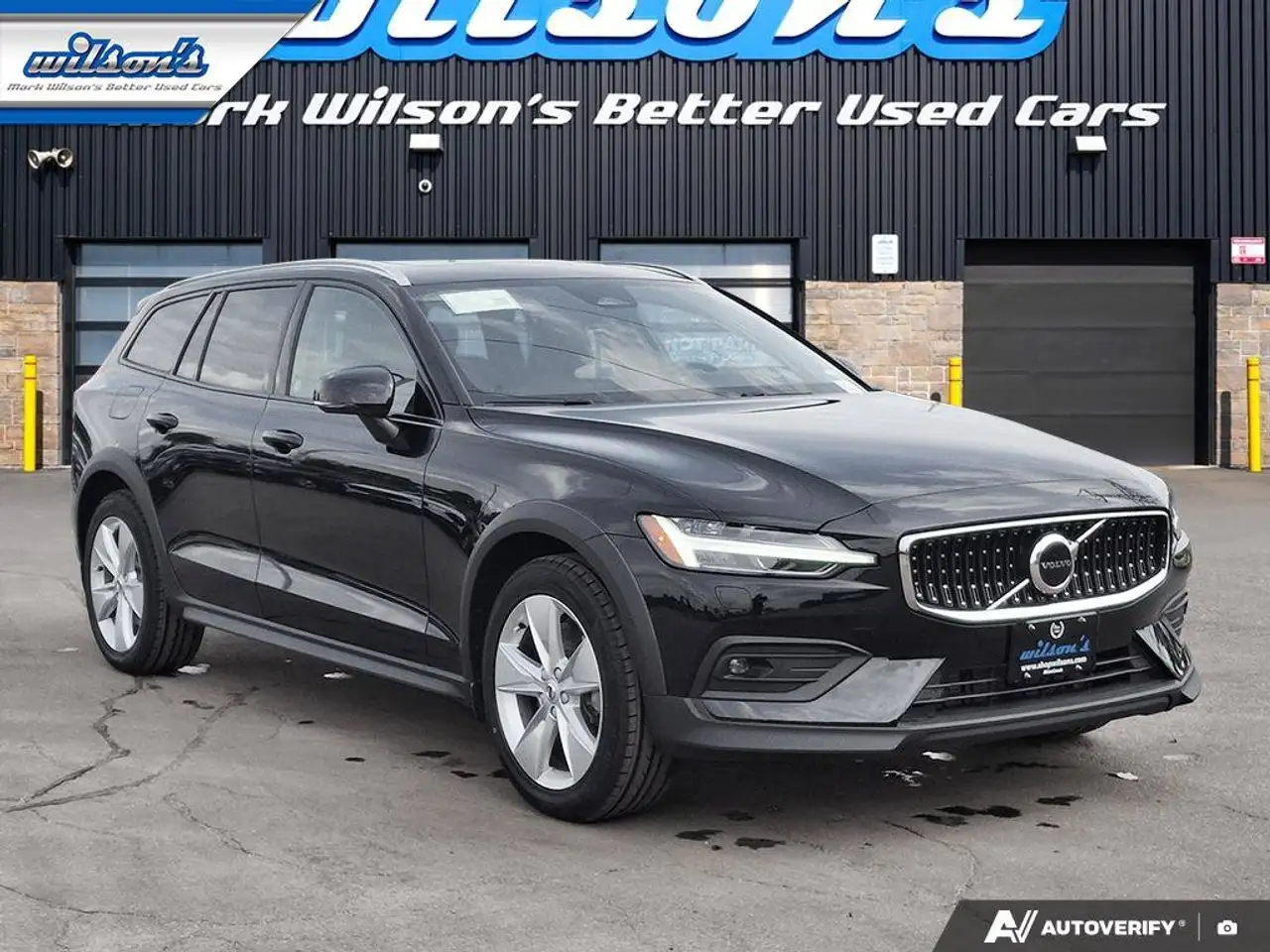 Volvo V60 Cross Country снимка Volvo V60 Cross Country