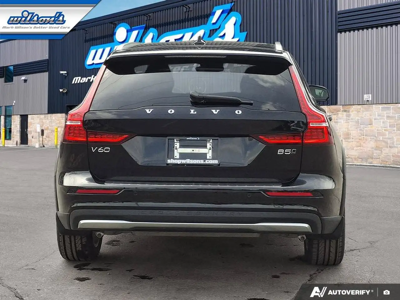 Volvo V60 Cross Country снимка Volvo V60 Cross Country