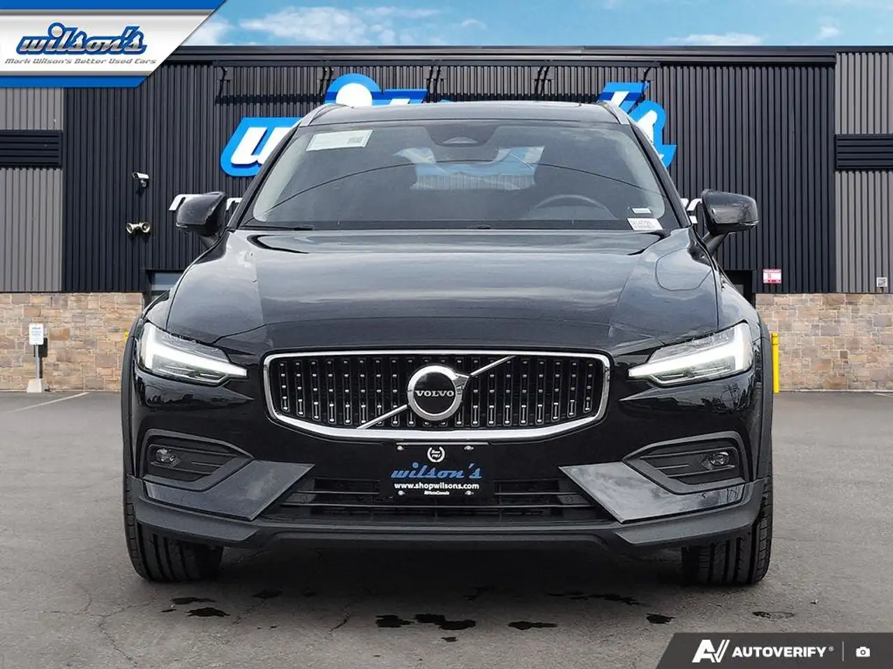 Volvo V60 Cross Country снимка Volvo V60 Cross Country