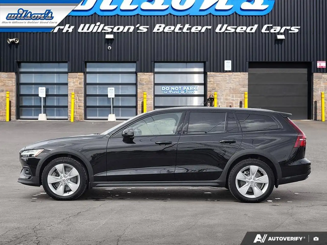 Volvo V60 Cross Country снимка Volvo V60 Cross Country