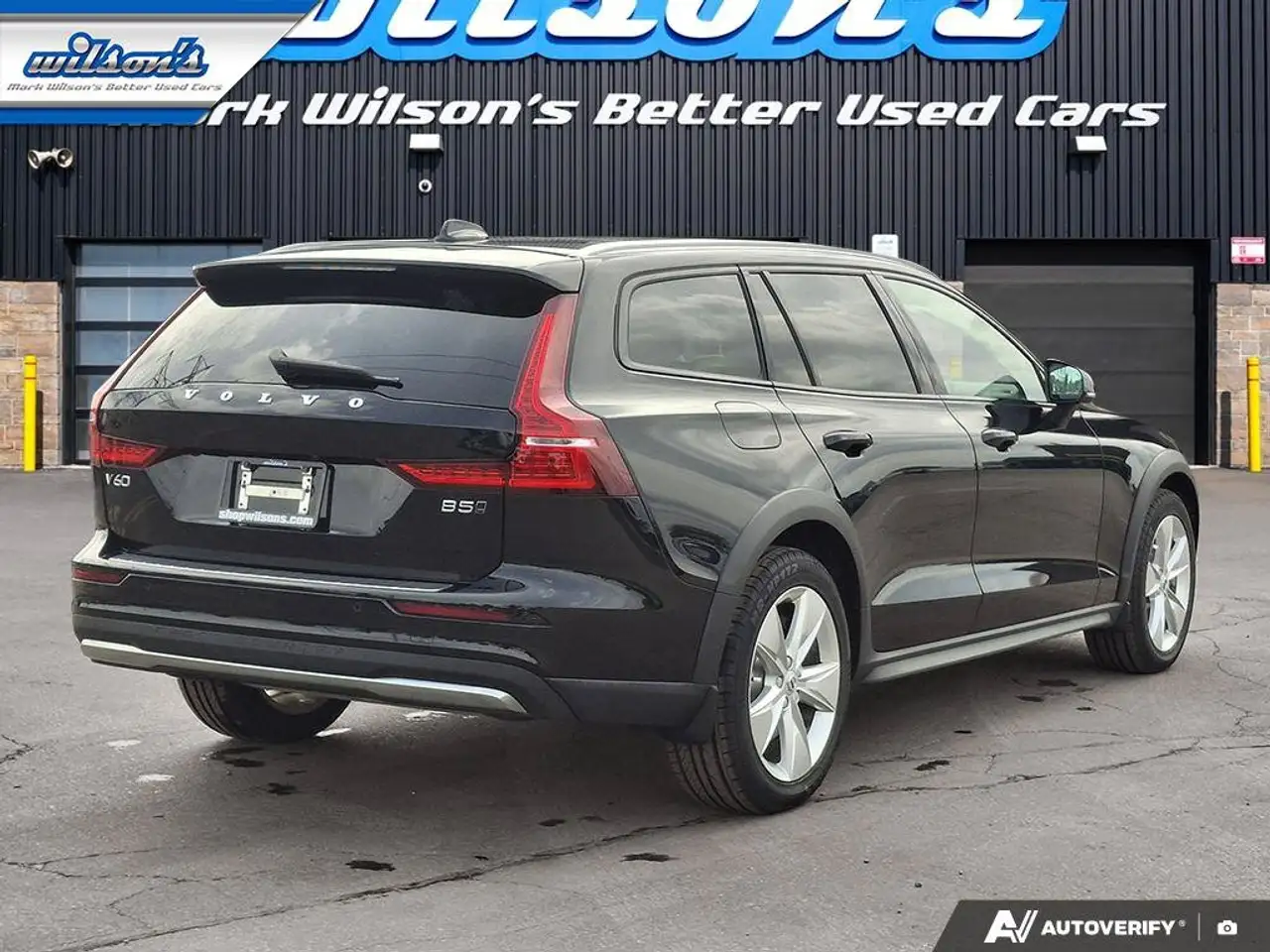 Volvo V60 Cross Country снимка Volvo V60 Cross Country