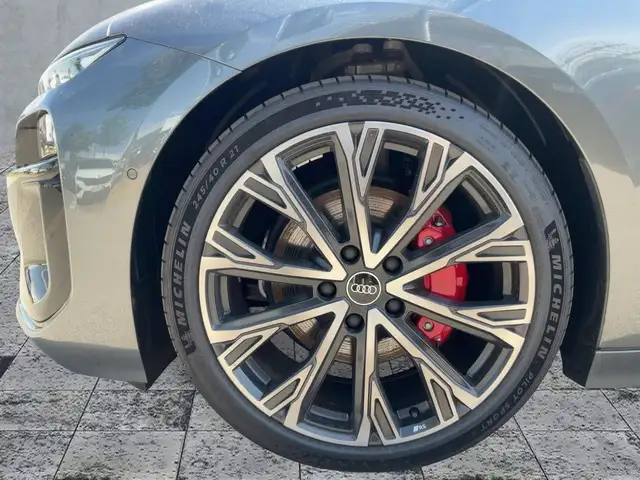 Audi A6 e-tron view 8