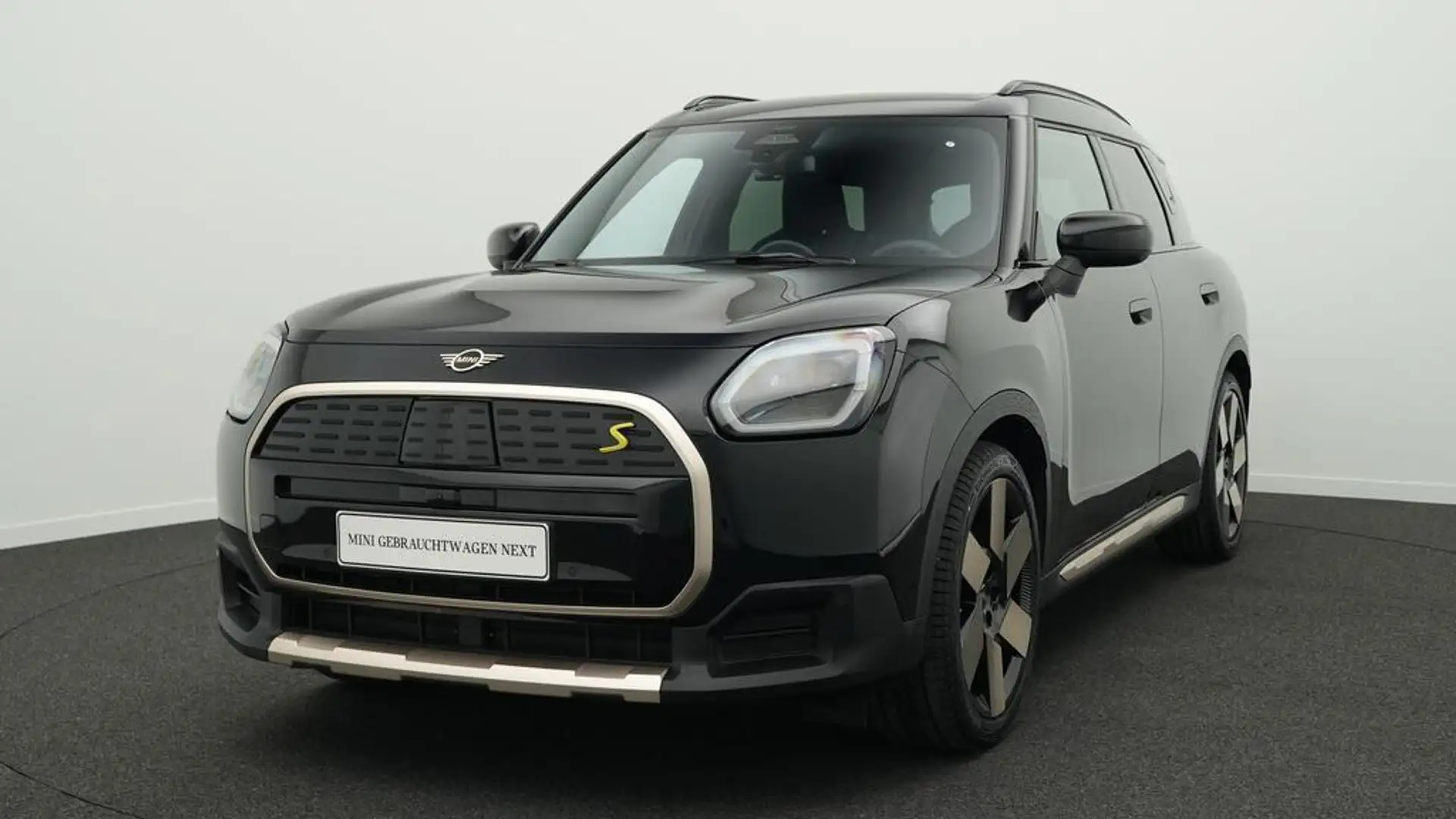 MINI Countryman SE All4 Favoured Trim Noir - 1