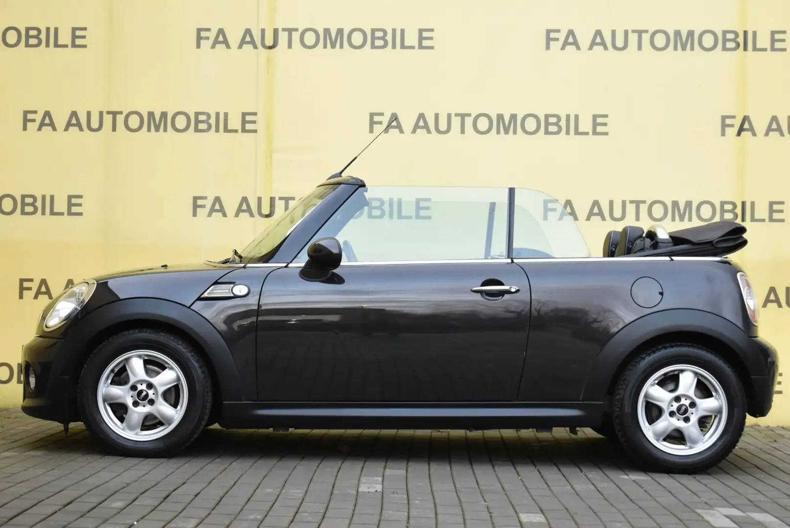 MINI Cooper Cabrio D Highgate/LEDER/XENON/SHZ/PDC/XEN Brun - 2