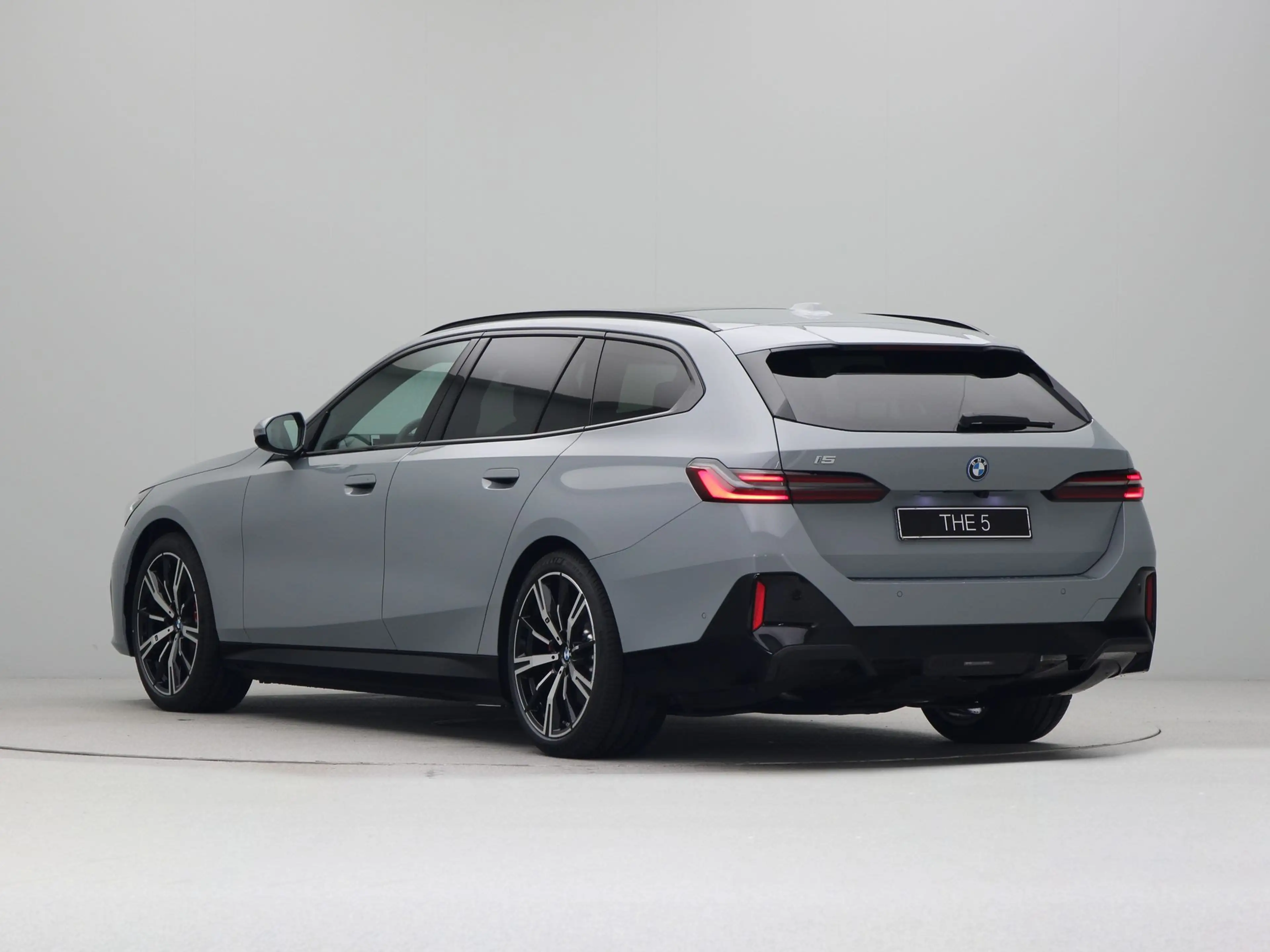 BMW i5 Touring eDrive40 84 kWh M Sport Pro | Harman Kardo — photo 10