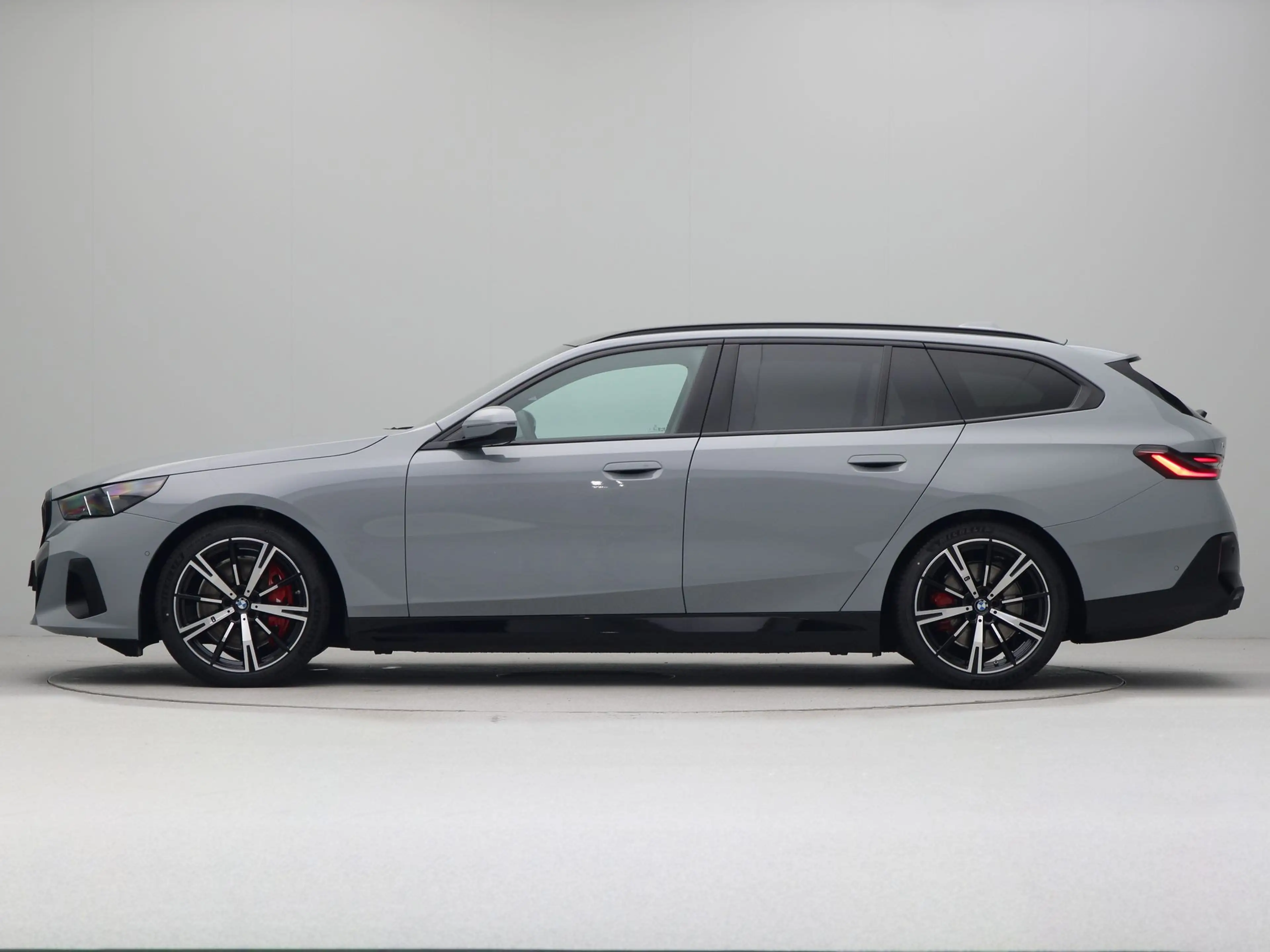 BMW i5 Touring eDrive40 84 kWh M Sport Pro | Harman Kardo — photo 11