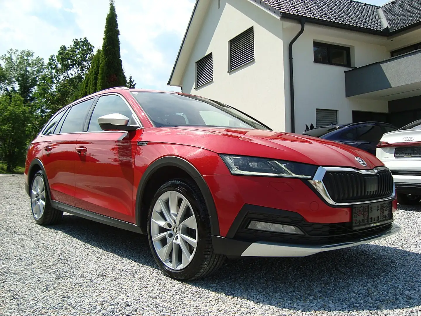 Skoda Octavia Combi 2,0 TDI 4x4 Scout DSG Voll !! Rot - 1
