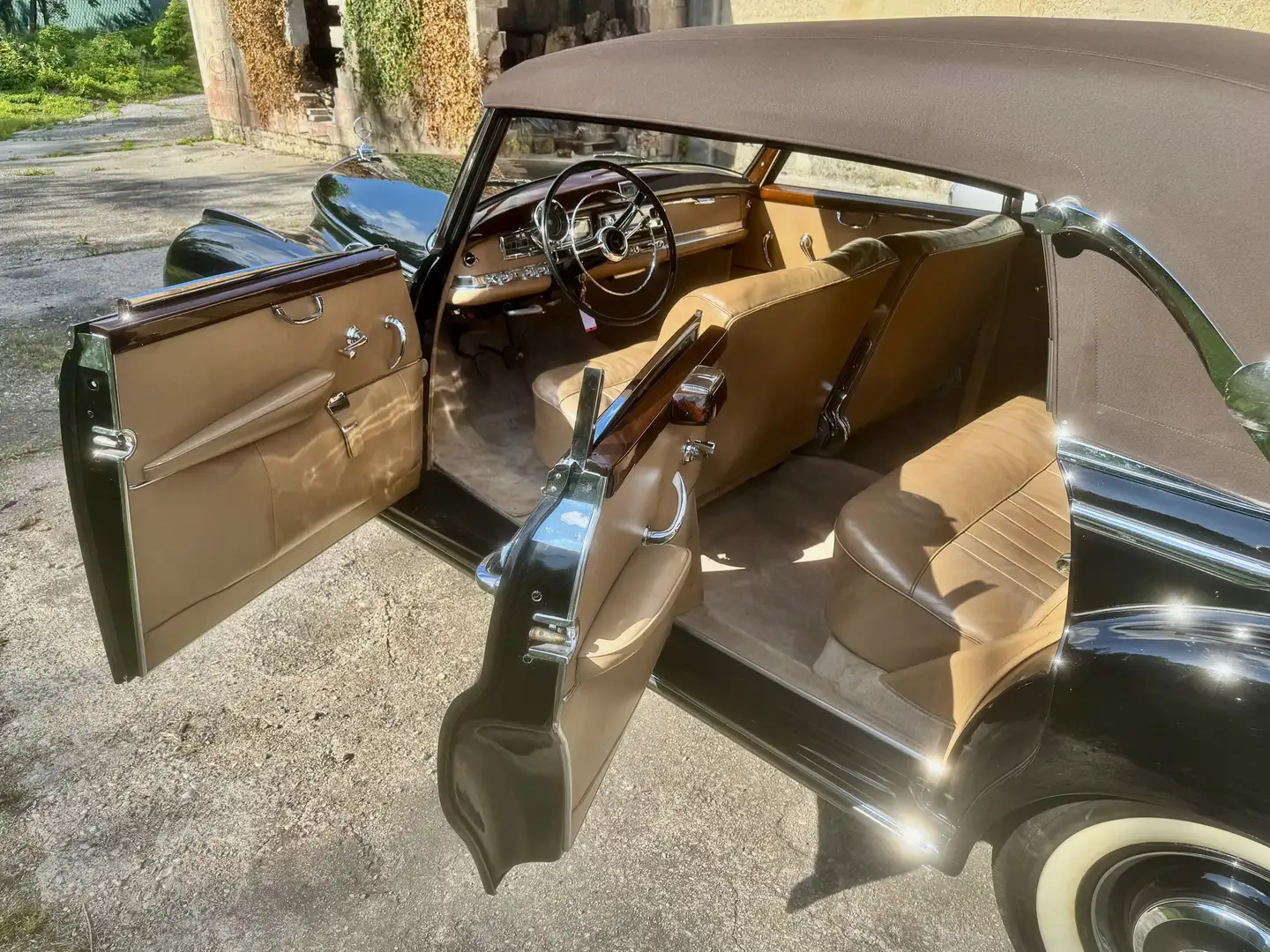 Mercedes-Benz S 300 300 S Adenauer Cabriolet D Černá - 2