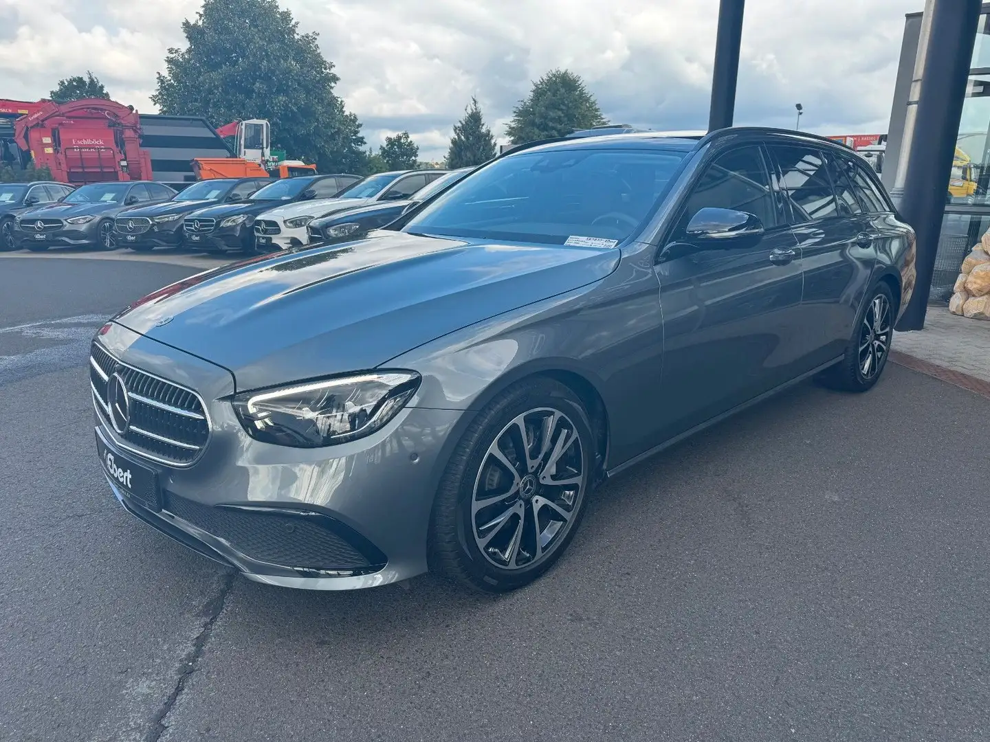 Mercedes-Benz E 220 d Avantgarde+DistrPlus+Pano+Burm+360+Night Gris - 2