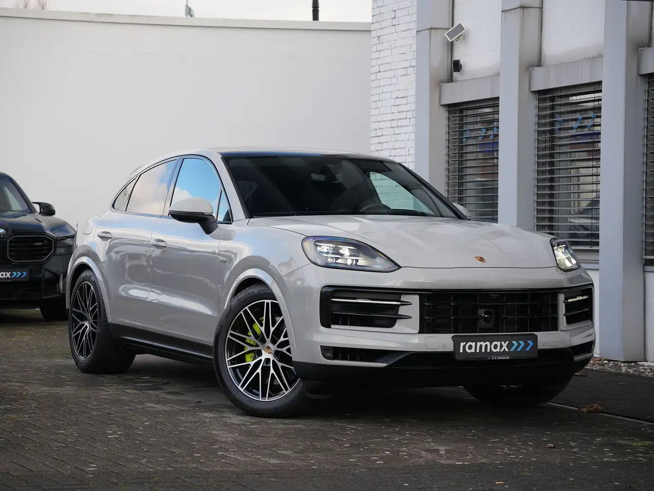 Porsche Cayenne E-Hybrid Coup INNO-PANO-LUFTF.-SPORTABGAS-21RS — миниатюра 1