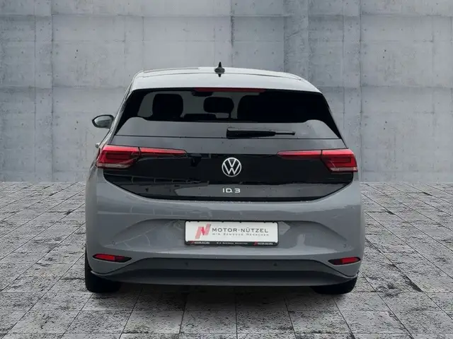 Volkswagen ID.3 view 5