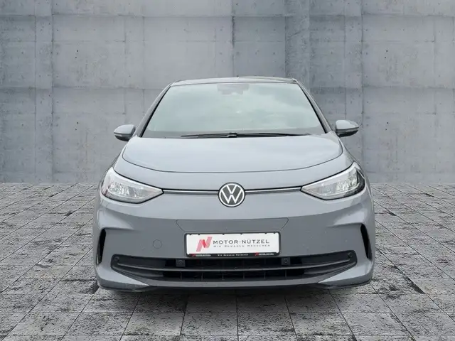 Volkswagen ID.3 view 3