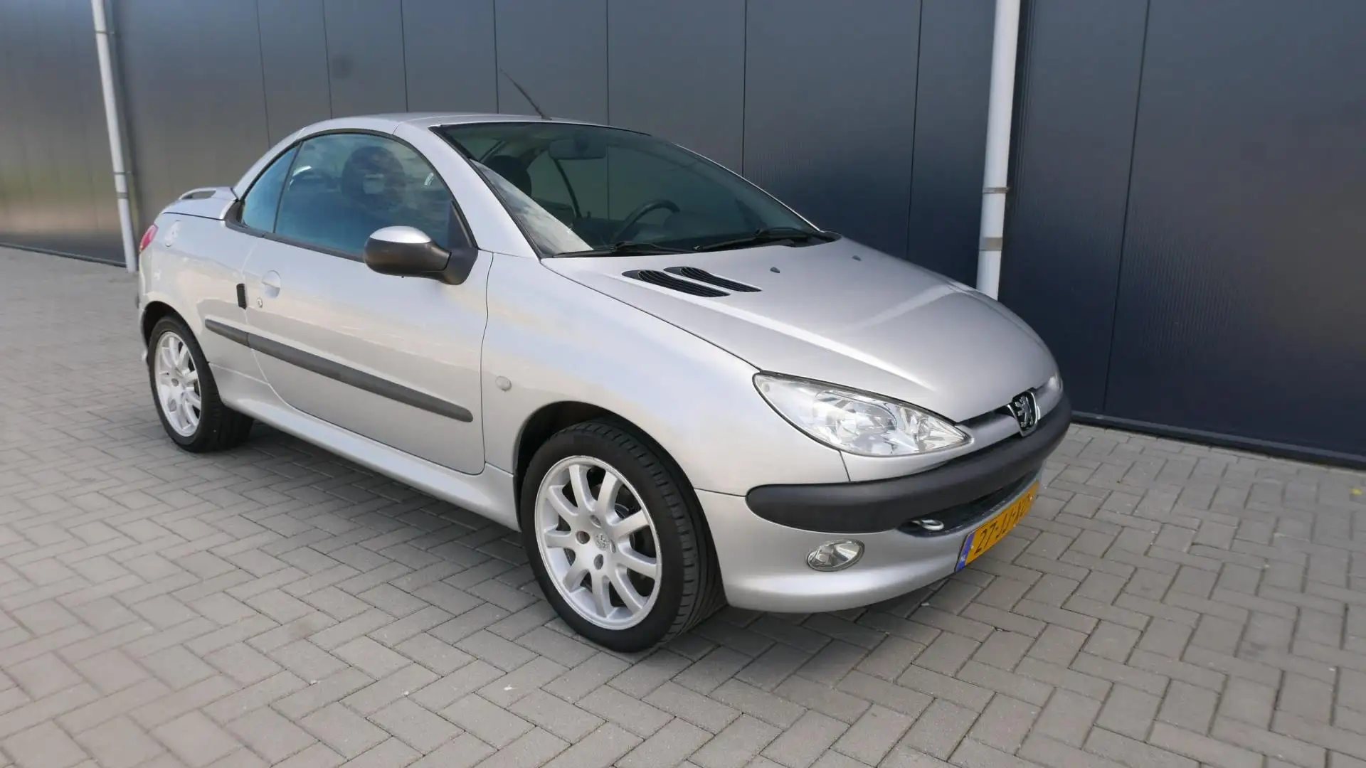 Peugeot 206 CC 1.6-16V Grau - 2