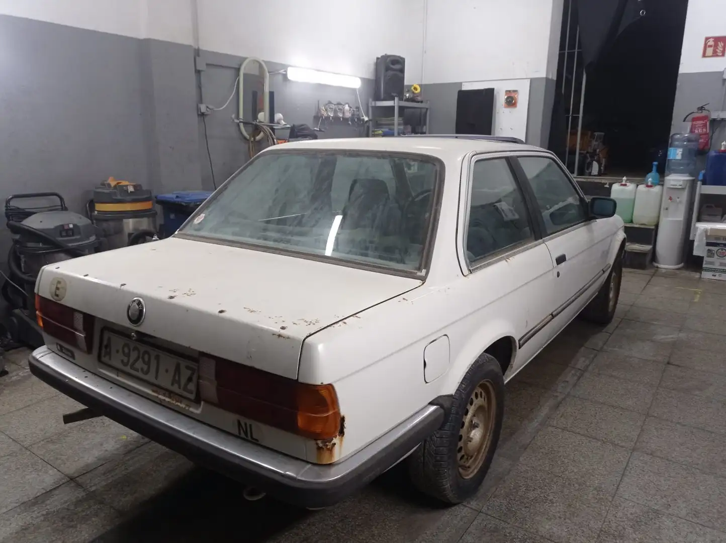 BMW 316 316 Білий - 2