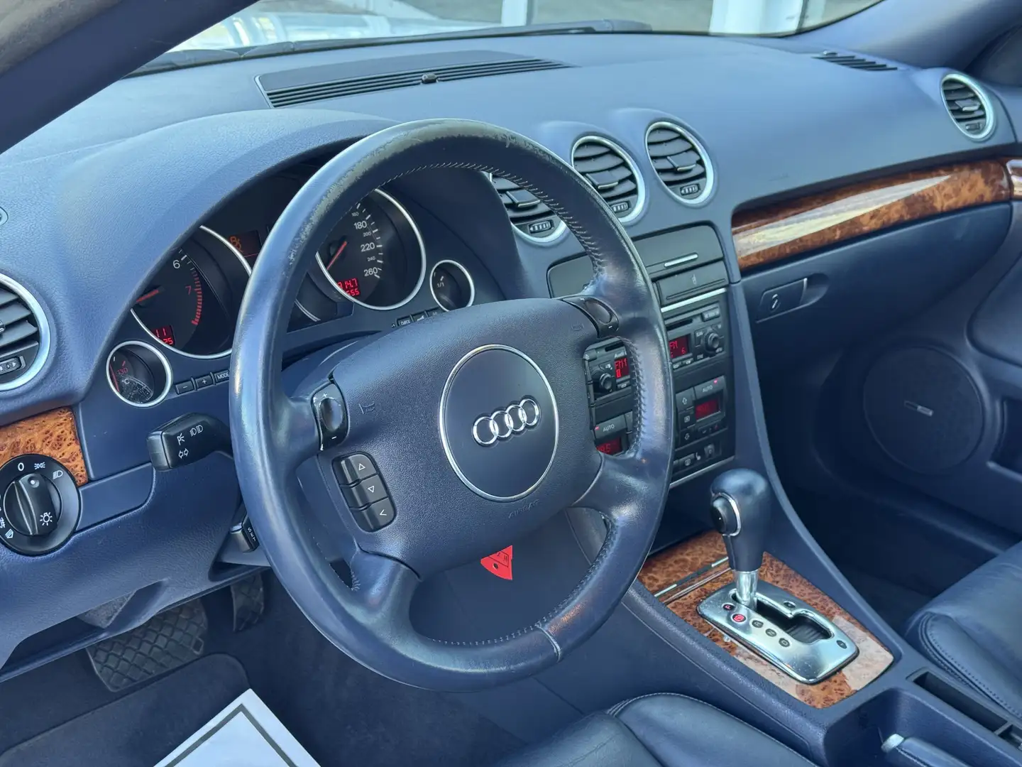 Audi A4 Cabriolet 3.0 V6 Bose | Leer | Stoelverwarming | x Grijs - 2