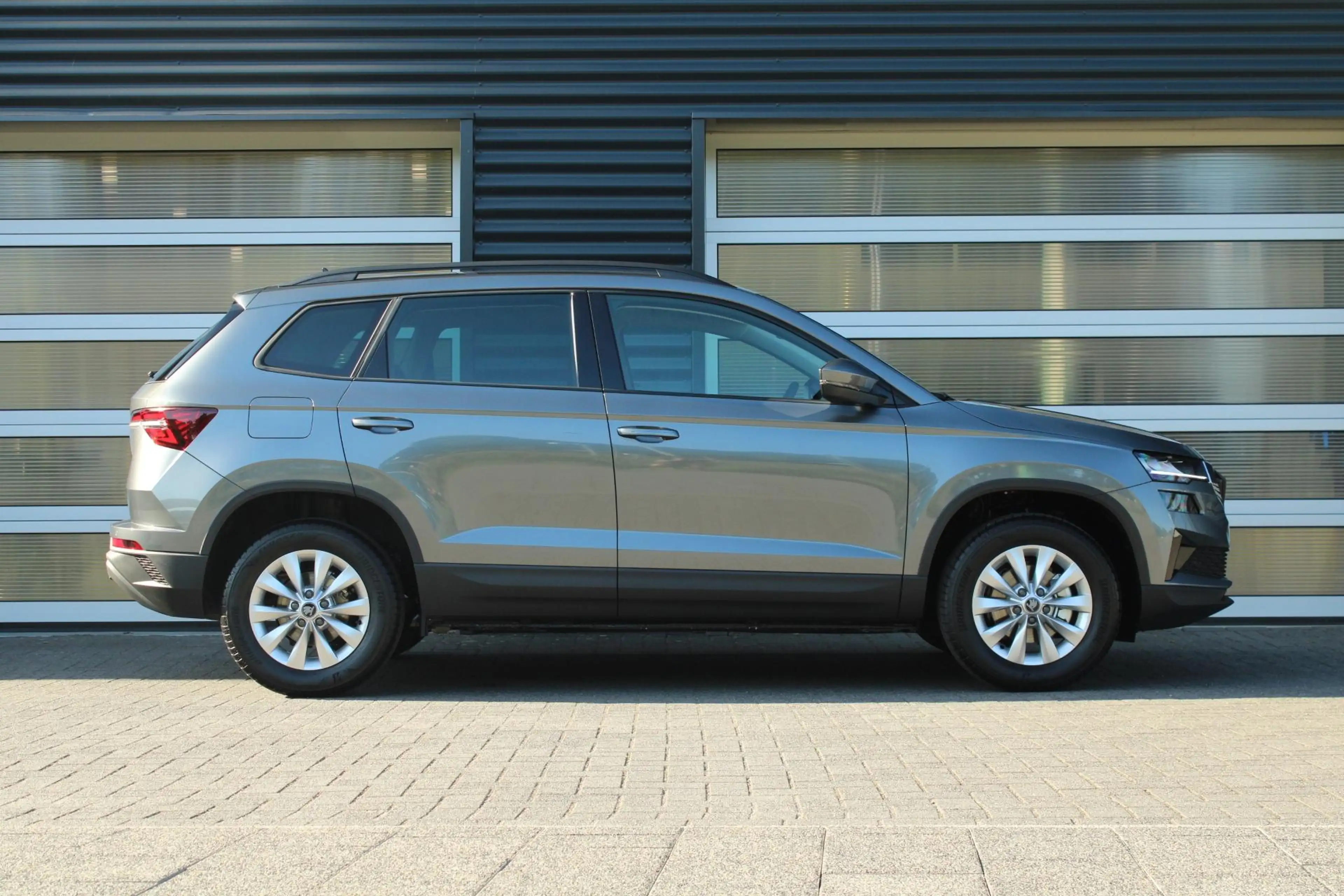 Skoda Karoq 1.0 TSI 115pk Business Edition | Trekhaak Uitklapb — photo 3
