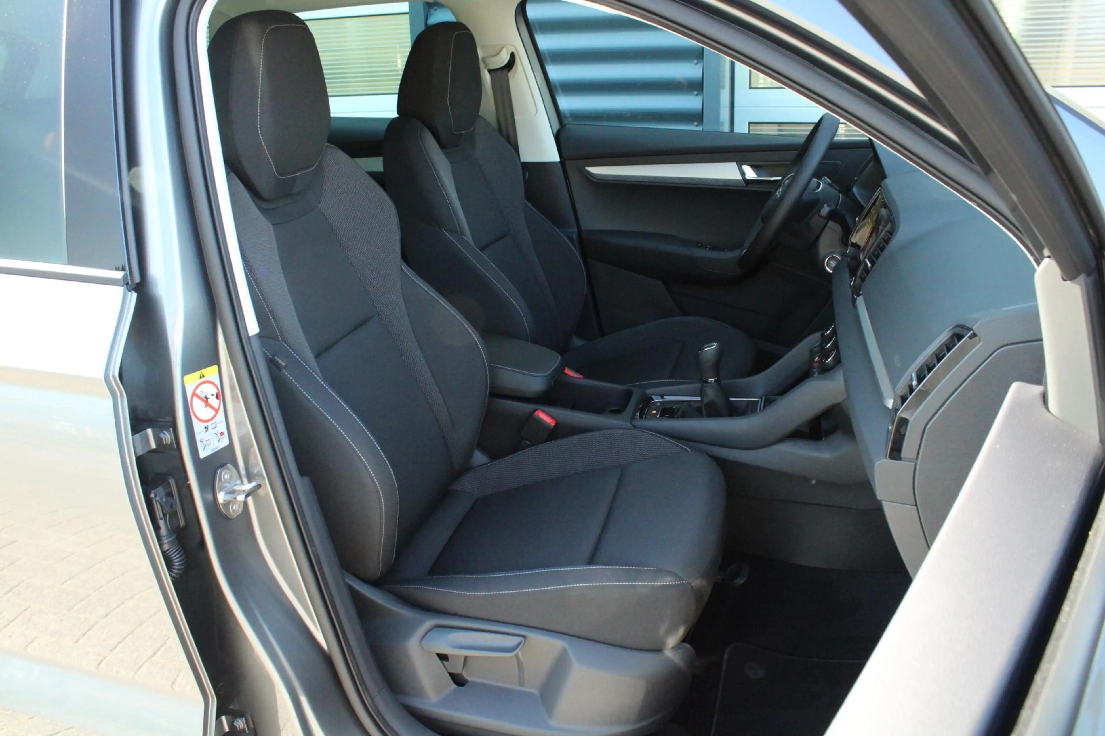Skoda Karoq 1.0 TSI 115pk Business Edition | Trekhaak Uitklapb — photo 13