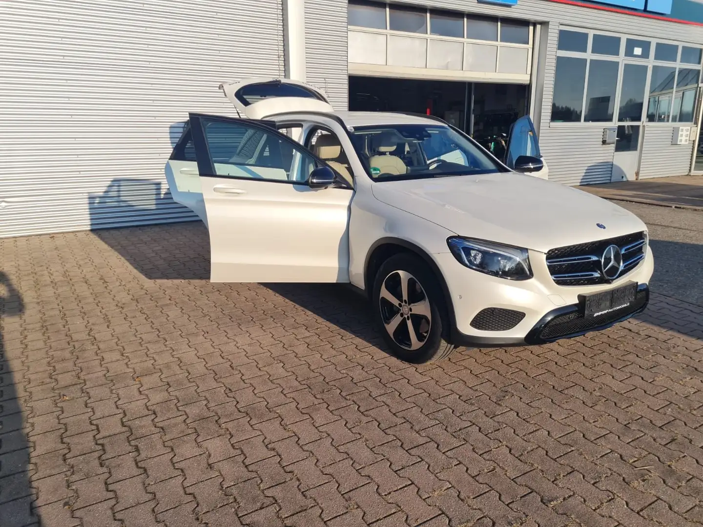 Mercedes-Benz GLC 250 GLC-Klasse GLC 250d Exclusive 4MATIC Aut. 204PS Weiß - 2