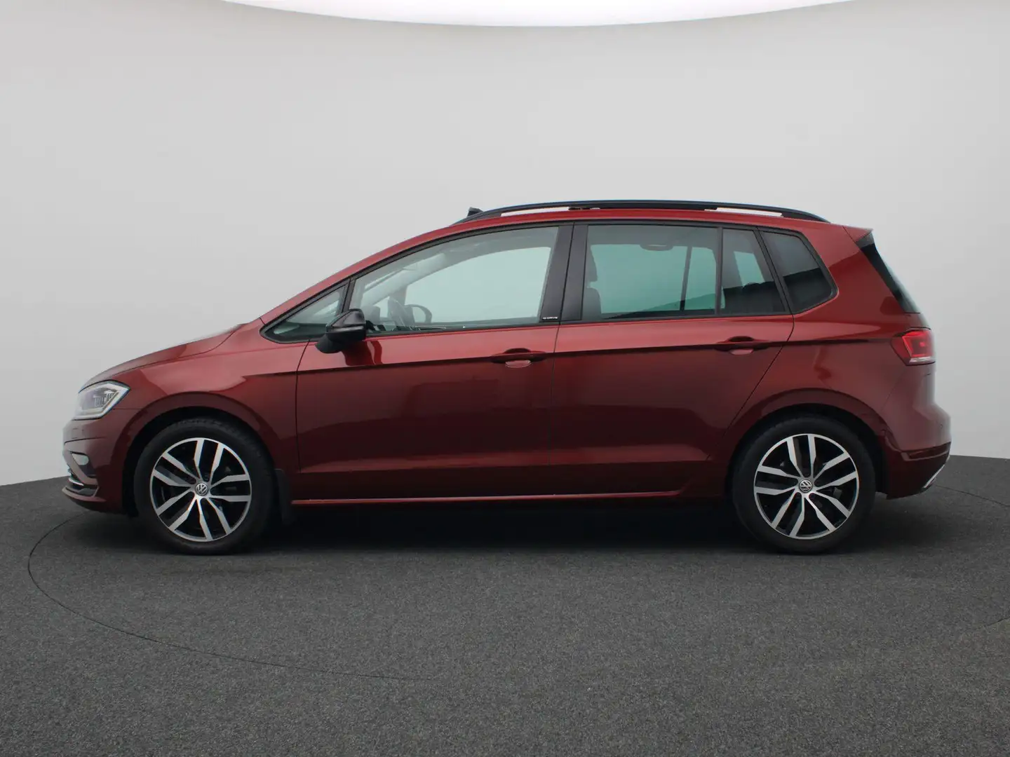 Volkswagen Golf Sportsvan 1.5 TSI ACT Highline 130PK DSG Pano-Schuifdak, Ach Rood - 2
