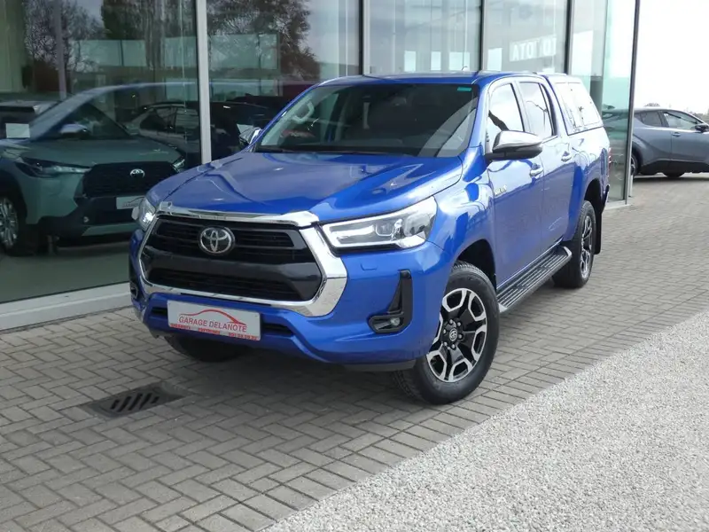 TOYOTA Hilux