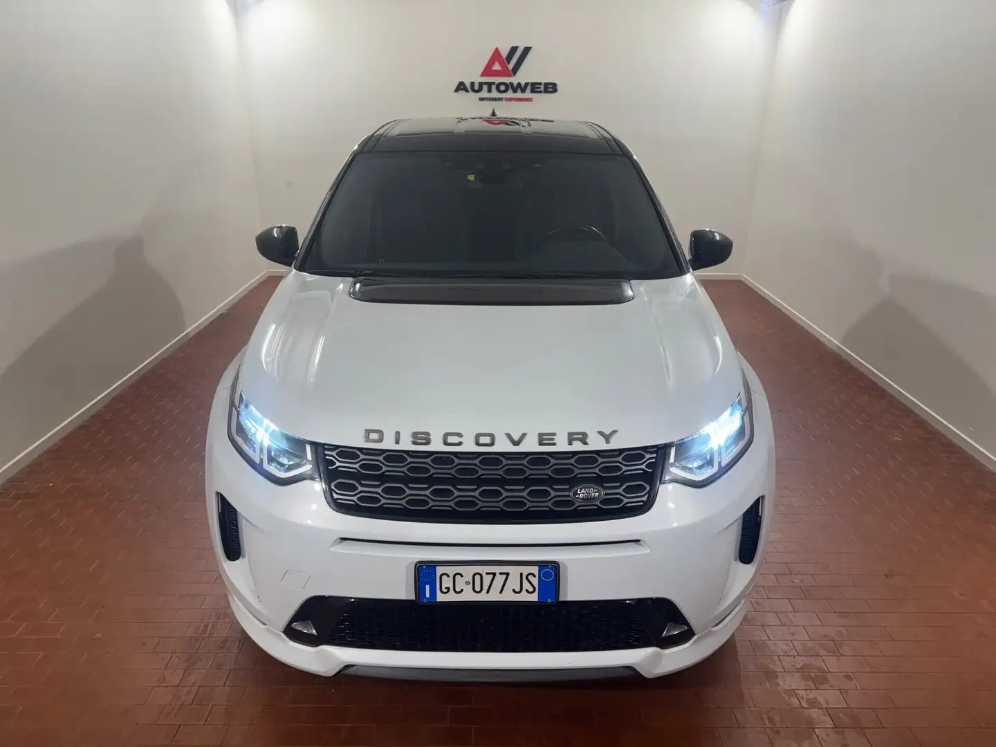 Land Rover Discovery Sport Discovery Sport 2.0 TD4 180 CV AWD Auto R-Dynamic Weiß - 2