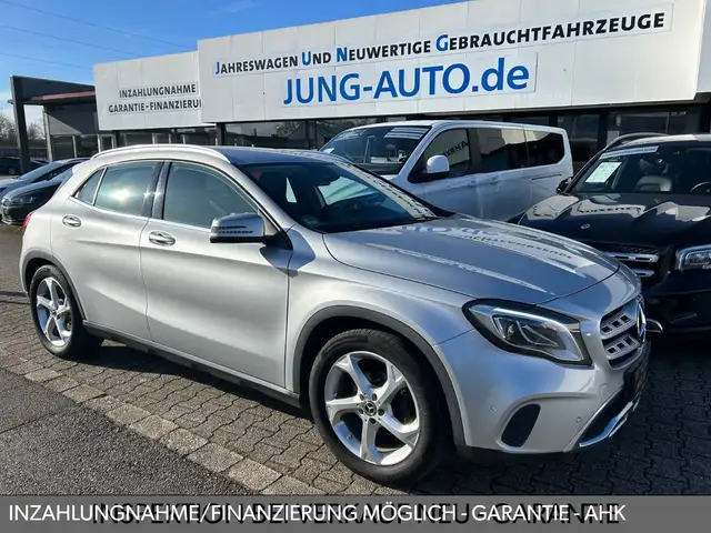 Mercedes-Benz GLA 180 URBAN LED KAMERA AHK GARANTIE