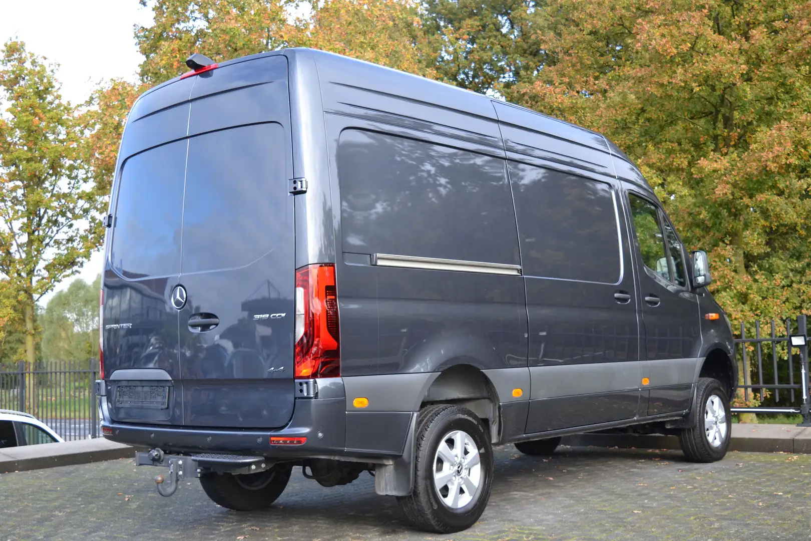 Mercedes-Benz Sprinter 319 CDI KA L2H2 Gris - 2