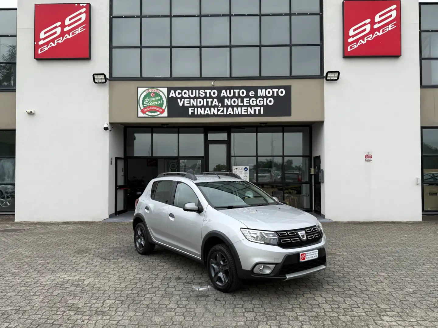 Dacia Sandero 0.9 TCe 12V T-GPL 90CV S&S Serie Speciale Brave Grigio - 1
