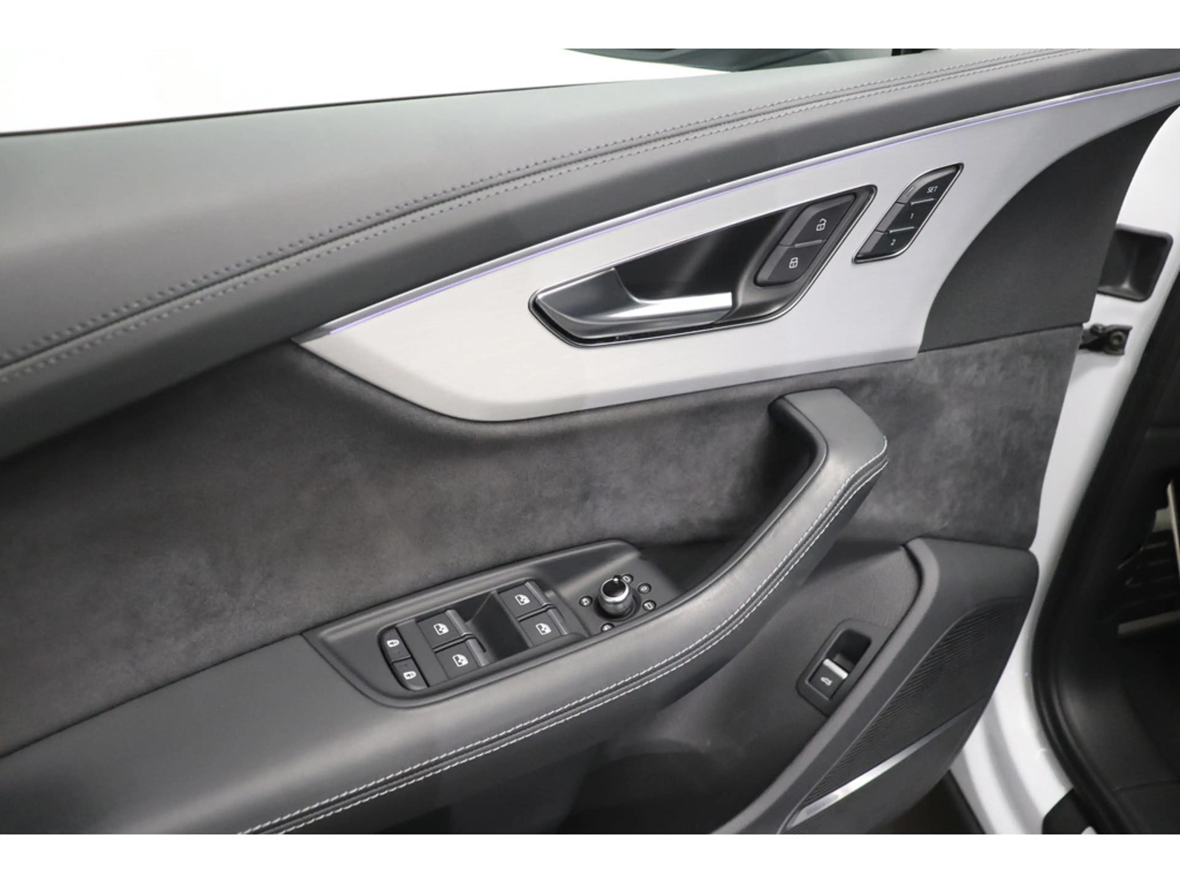 Audi SQ7 4.0 TFSI quattro #Standheizung #B&O #Panorama — photo 8