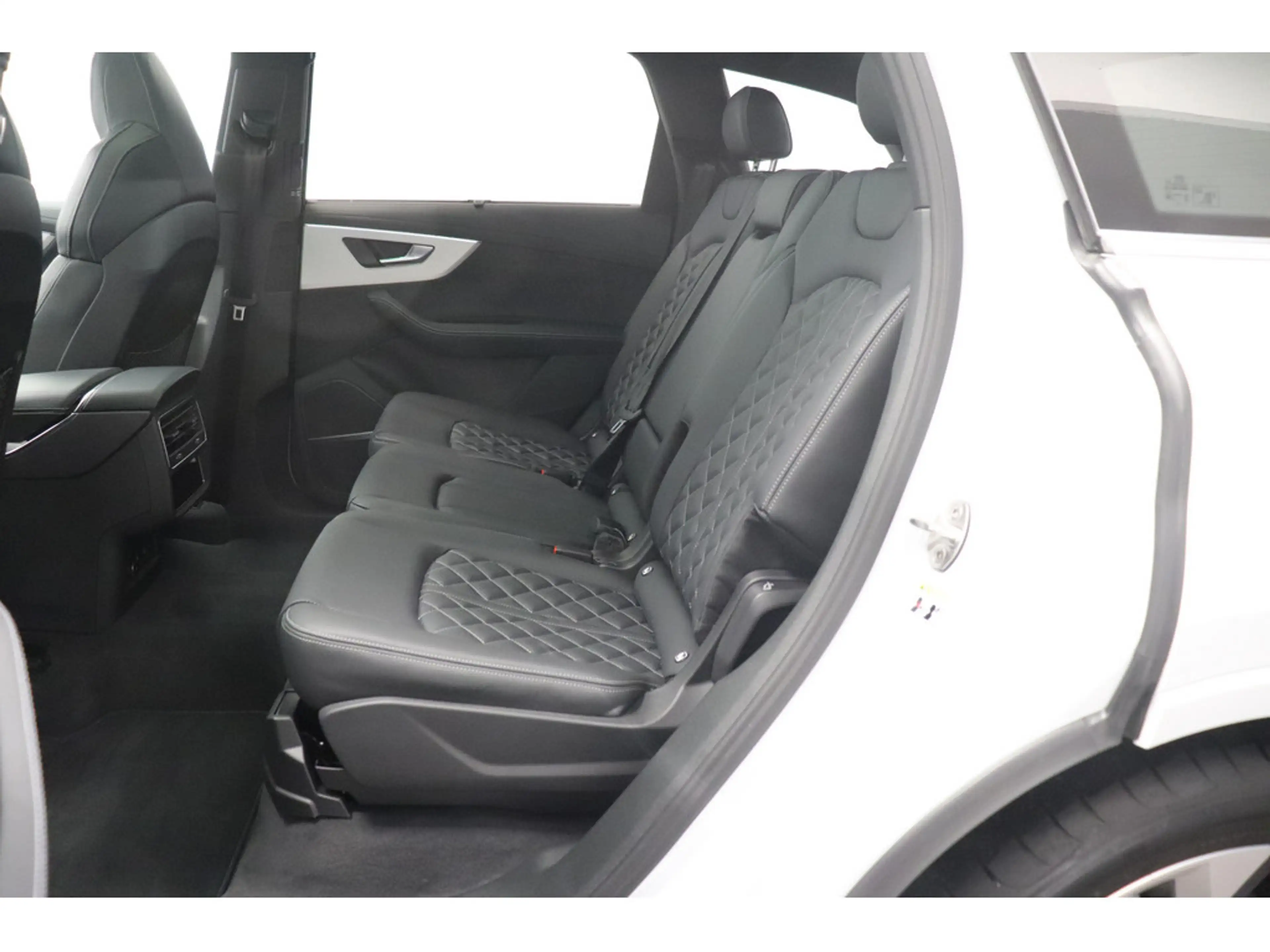 Audi SQ7 4.0 TFSI quattro #Standheizung #B&O #Panorama — photo 11