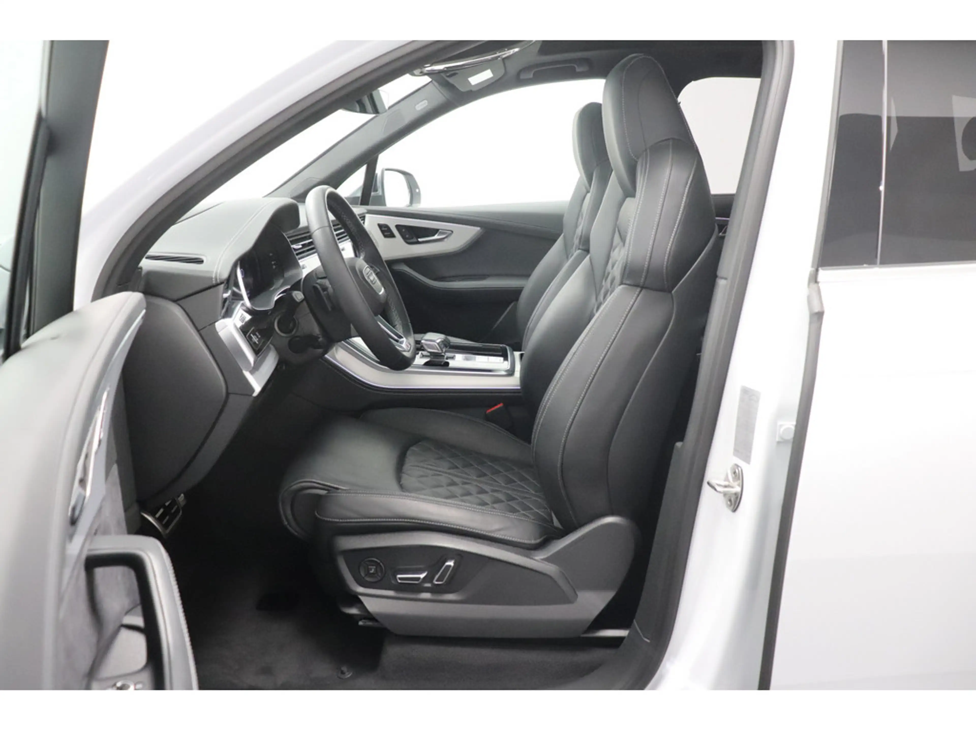 Audi SQ7 4.0 TFSI quattro #Standheizung #B&O #Panorama — photo 9