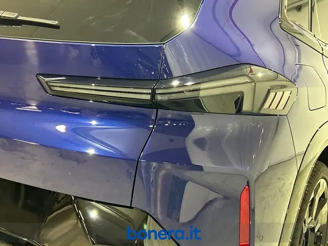 BMW XM view 11