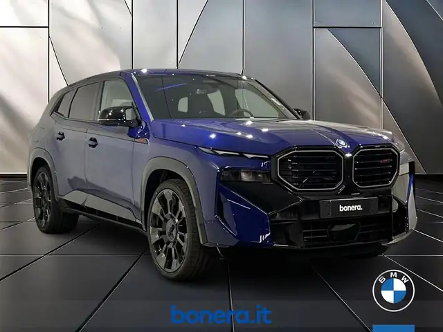 BMW XM view 3