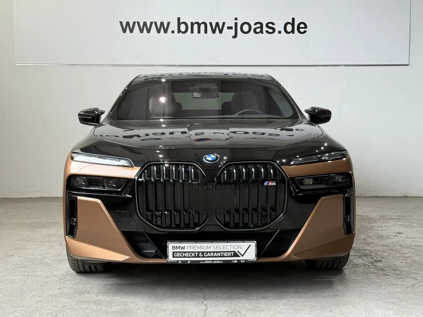 BMW i7 M70 xDrive Limousine Sonderlackierung B&W Surround Or - 2