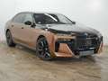 BMW i7 M70 xDrive Limousine Sonderlackierung B&W Surround Goud - thumbnail 2