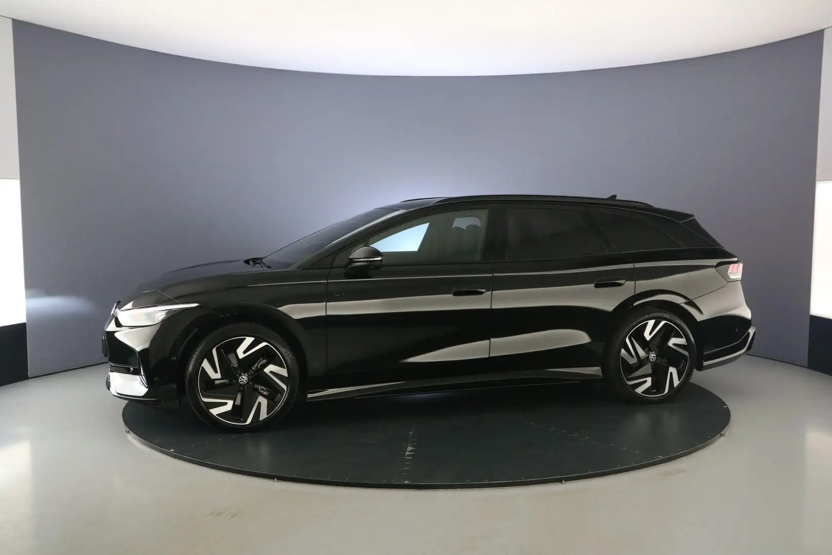 Volkswagen ID.7 Tourer GTX Business 340pk Automaat Trekhaak, Panor Zwart - 2