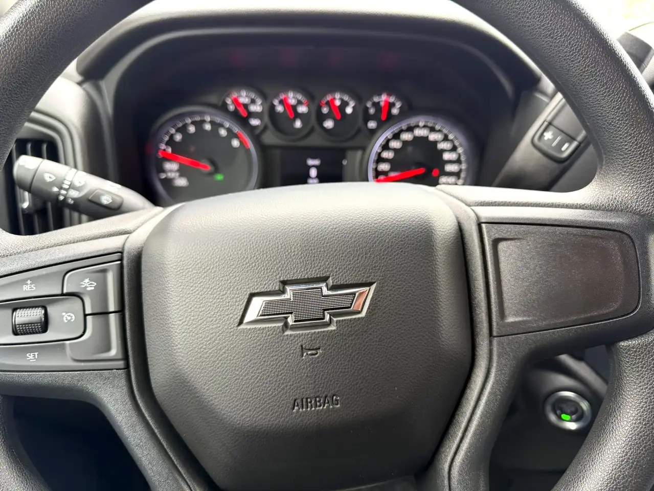 Chevrolet Silverado 1500 снимка Chevrolet Silverado 1500