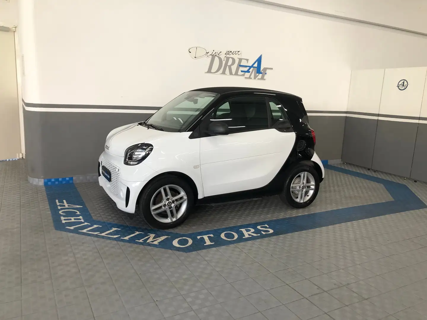 smart forTwo Fortwo eq Pure 1prop. Iva Wit - 1