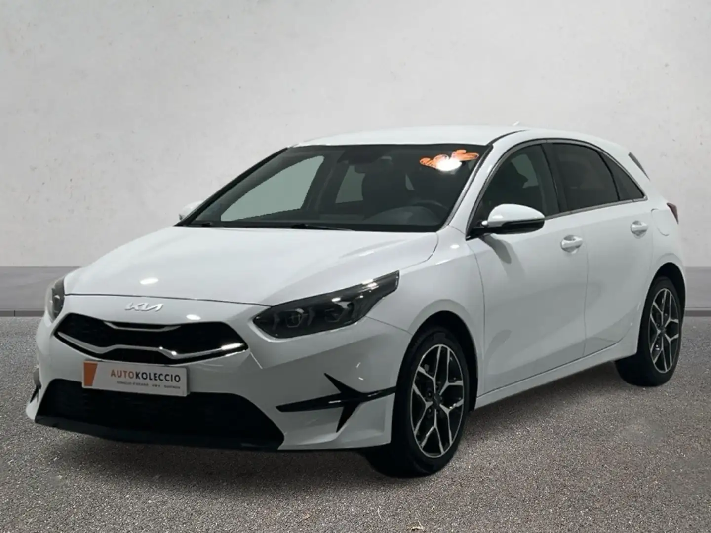 Kia Ceed / cee'd 1.6 MHEV 100KW DRIVE 136 5P Білий - 1