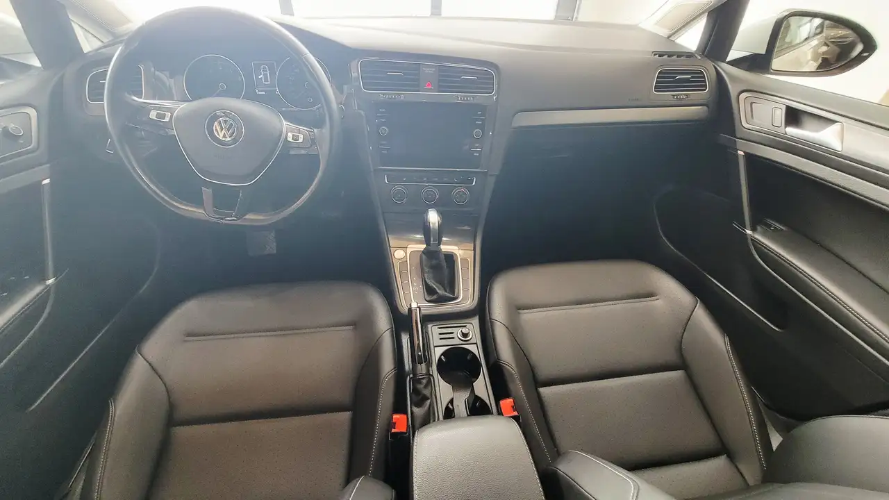 Volkswagen Golf снимка Volkswagen Golf
